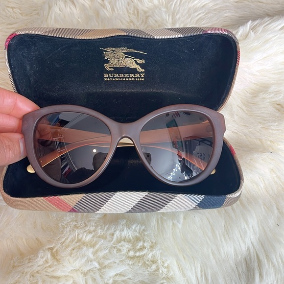 Authentic Burberry Sunglasses - Picture 10 of 11